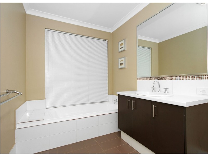 17 Kersley Loop, Harrisdale WA 6112