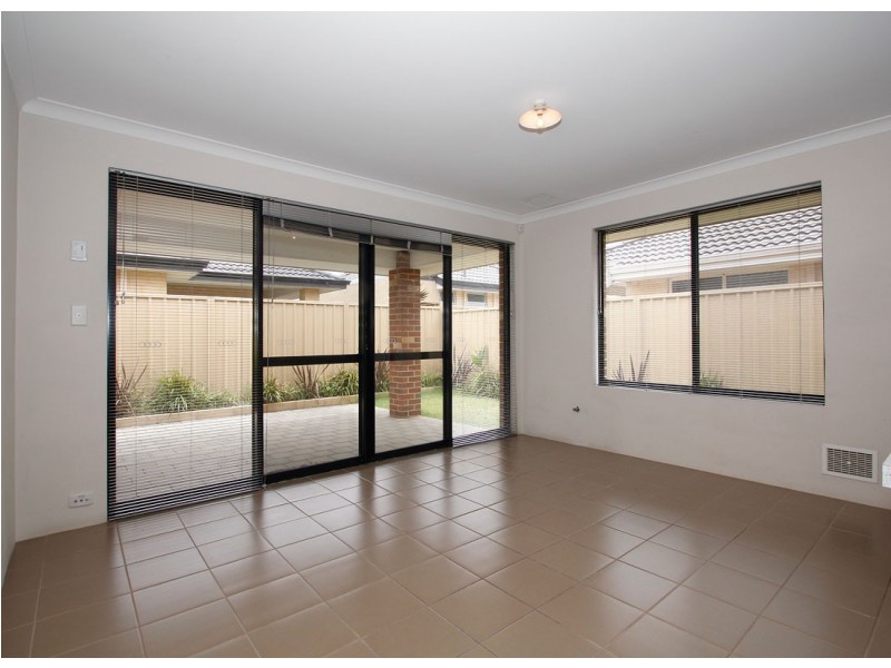 24 Fairlie Road, Canning Vale WA 6155