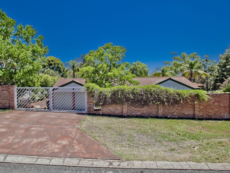 2 Towerhill Road, Alexander Heights WA 6064