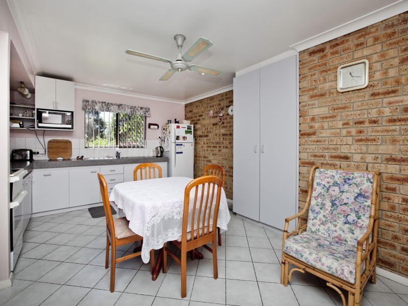 2 Towerhill Road, Alexander Heights WA 6064