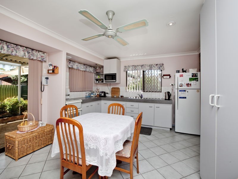 2 Towerhill Road, Alexander Heights WA 6064