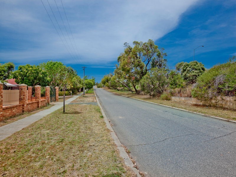 27 Etchingham Road, Balga WA 6061