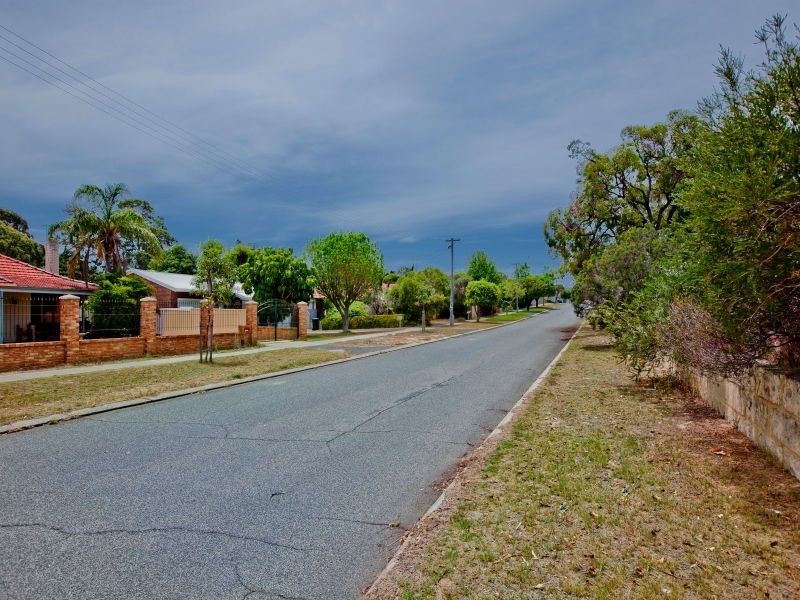 27 Etchingham Road, Balga WA 6061