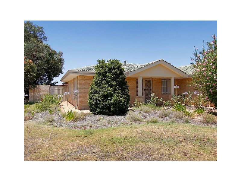 27 McCrae Pass, Canning Vale WA 6155