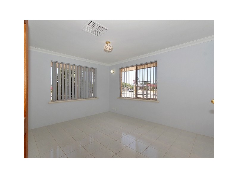 27 McCrae Pass, Canning Vale WA 6155