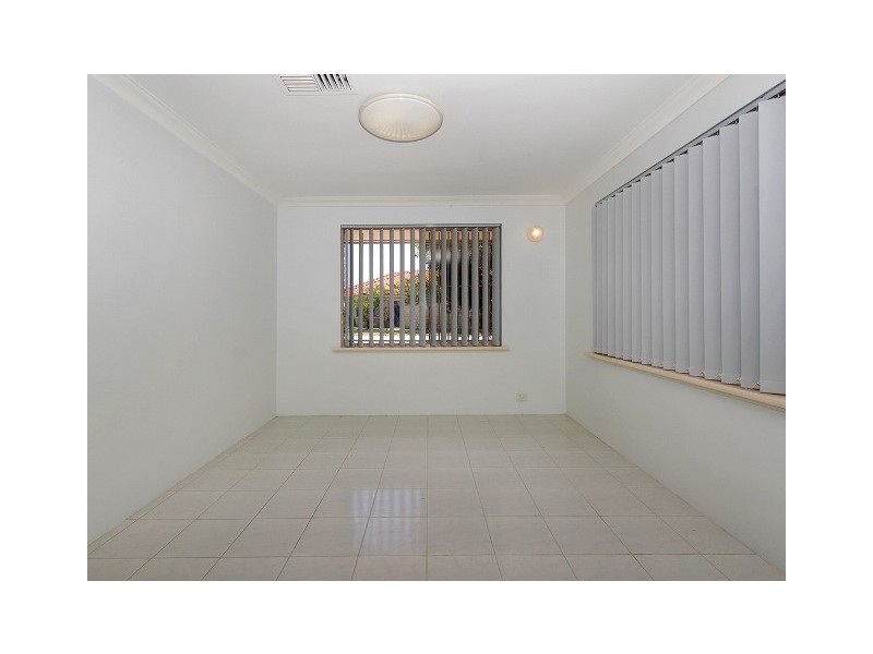 27 McCrae Pass, Canning Vale WA 6155