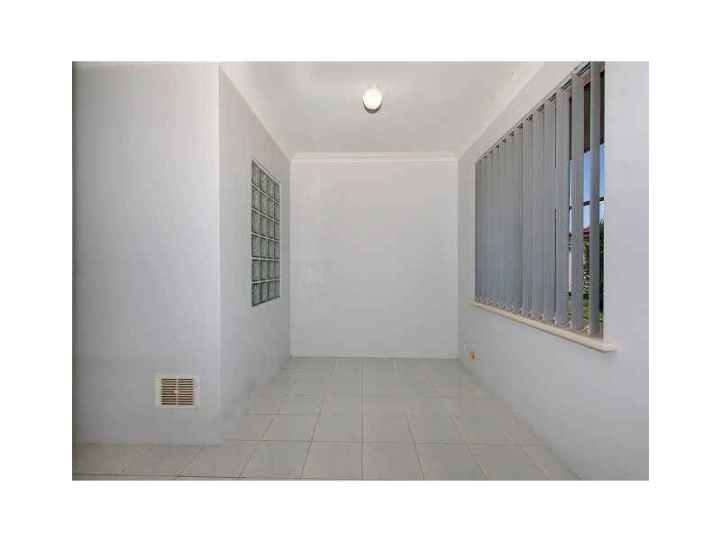 27 McCrae Pass, Canning Vale WA 6155