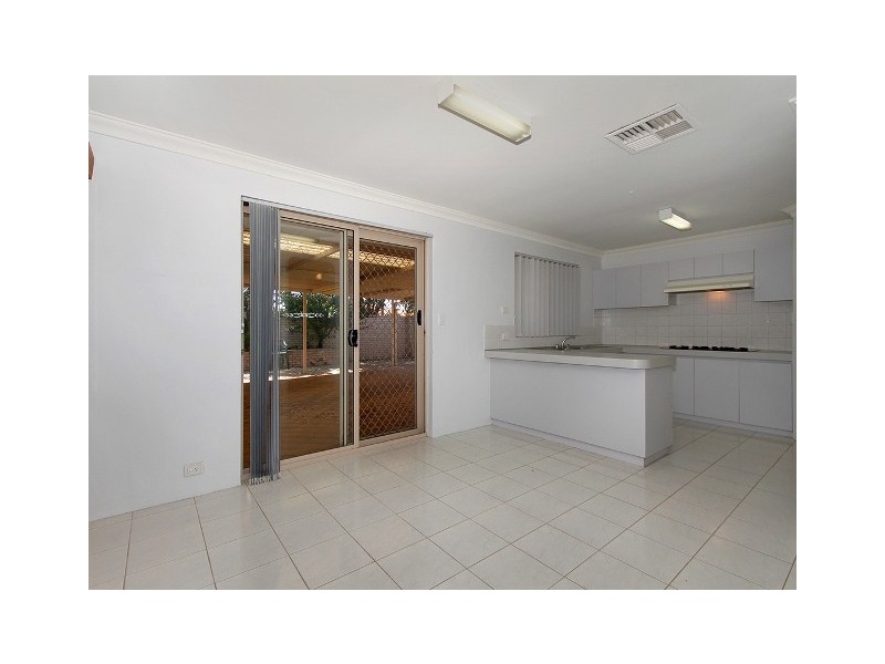 27 McCrae Pass, Canning Vale WA 6155