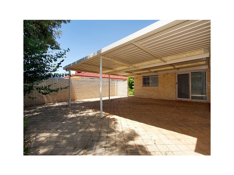 27 McCrae Pass, Canning Vale WA 6155