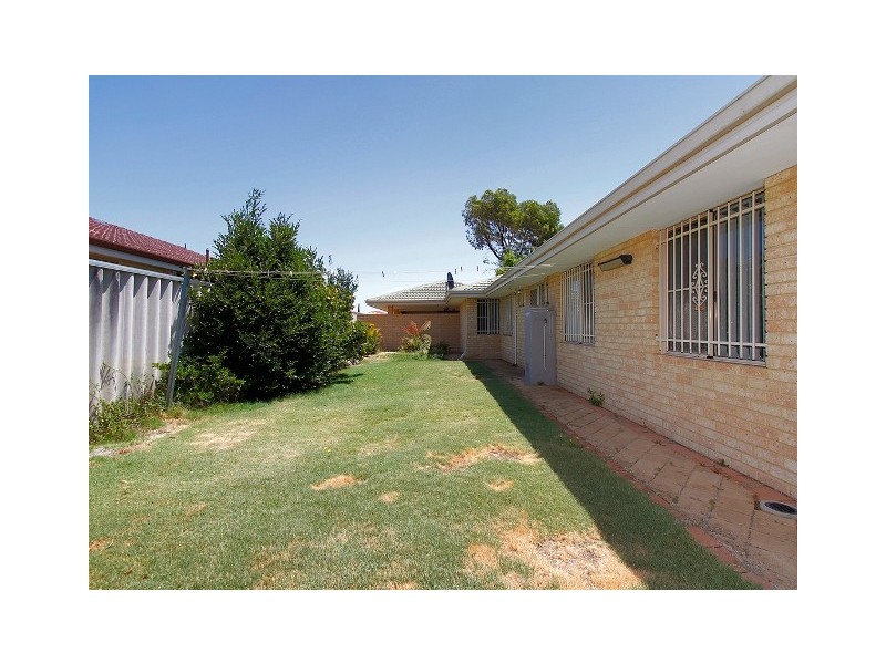 27 McCrae Pass, Canning Vale WA 6155