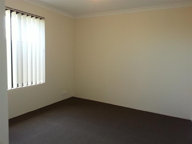 6 Thaxter Road, Landsdale WA 6065