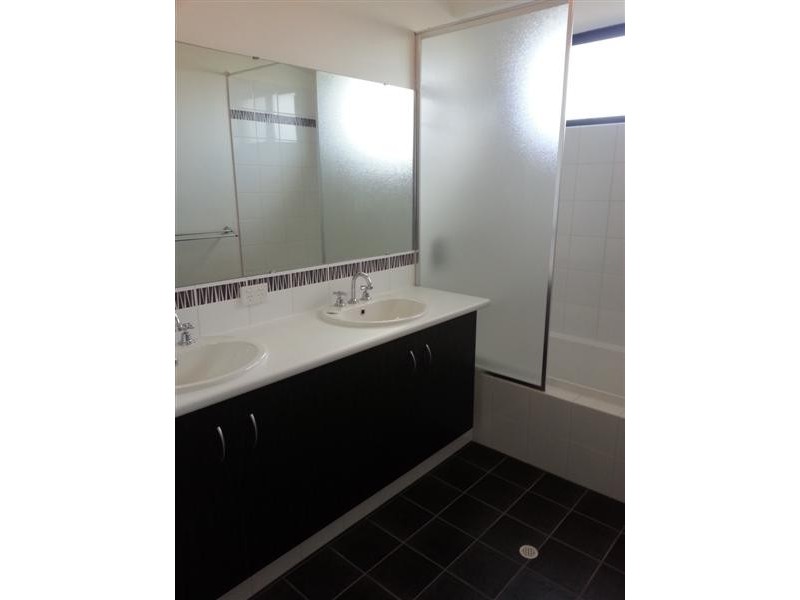 6 Thaxter Road, Landsdale WA 6065