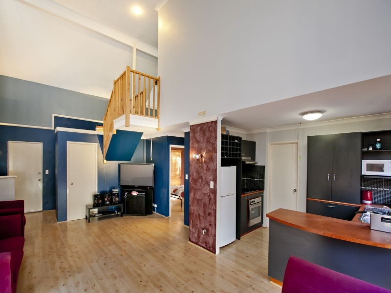 2/4 Maltarra Place, Nollamara WA 6061