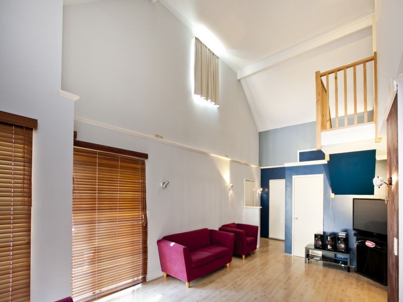 2/4 Maltarra Place, Nollamara WA 6061