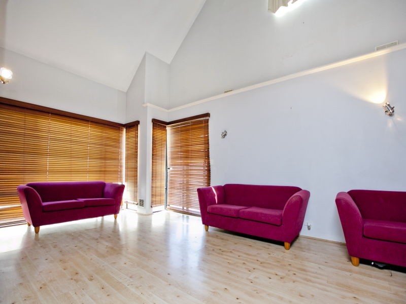 2/4 Maltarra Place, Nollamara WA 6061