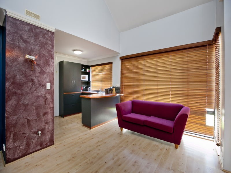 2/4 Maltarra Place, Nollamara WA 6061