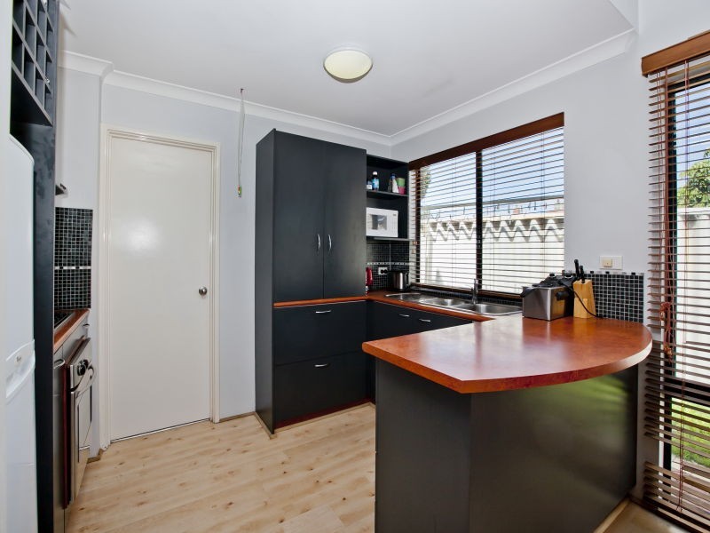 2/4 Maltarra Place, Nollamara WA 6061