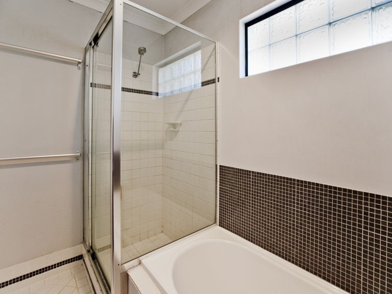 2/4 Maltarra Place, Nollamara WA 6061