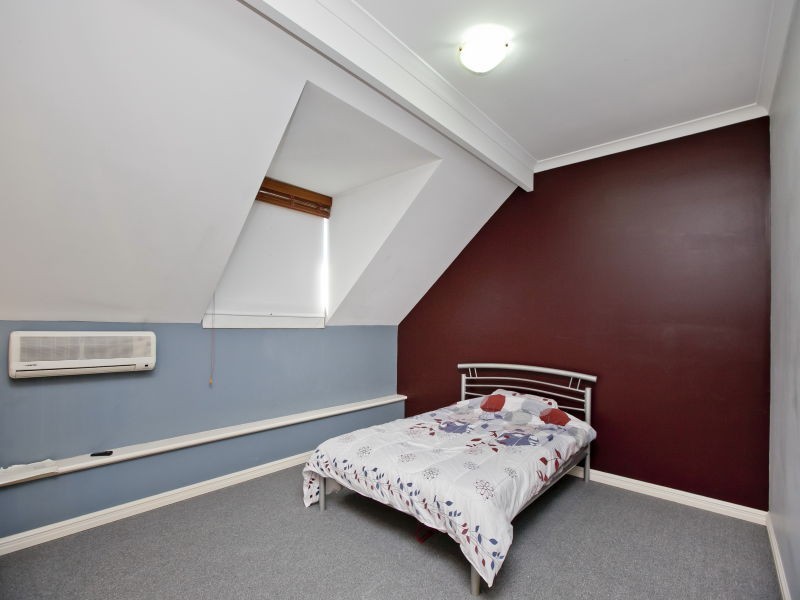 2/4 Maltarra Place, Nollamara WA 6061