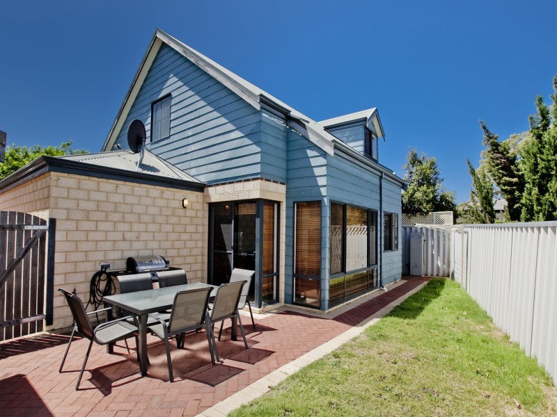 2/4 Maltarra Place, Nollamara WA 6061