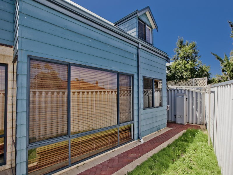 2/4 Maltarra Place, Nollamara WA 6061