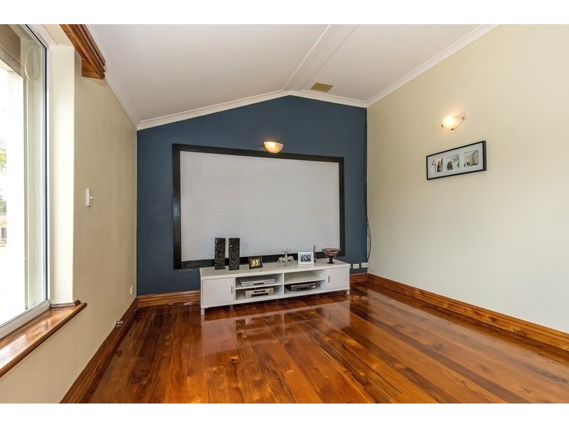 7 Kostas Close, Hocking WA 6065