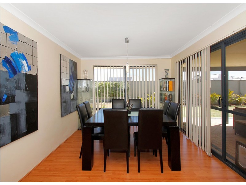 10 Birchmore Gardens, Ellenbrook WA 6069