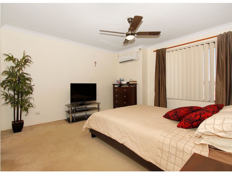 10 Birchmore Gardens, Ellenbrook WA 6069