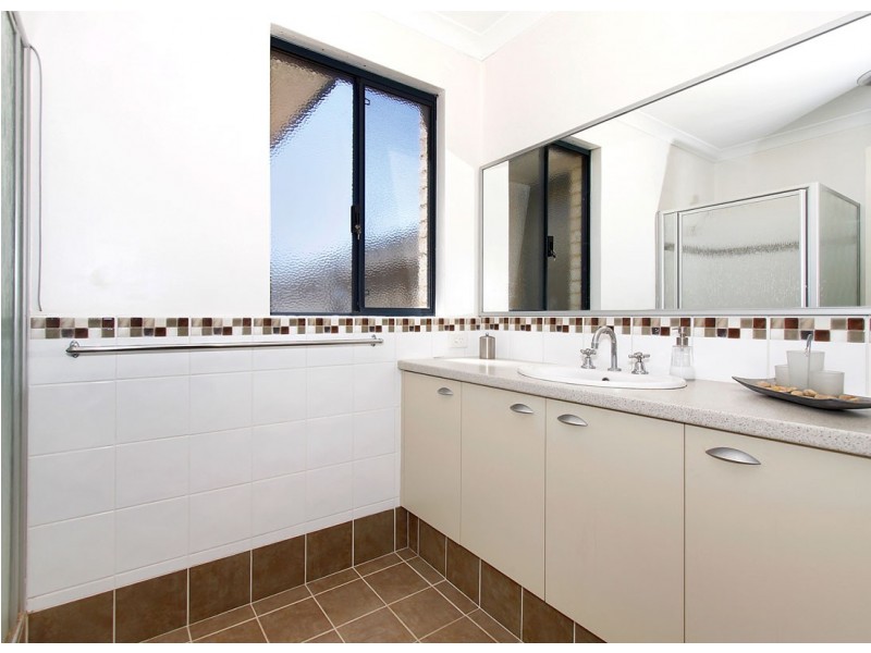 10 Birchmore Gardens, Ellenbrook WA 6069