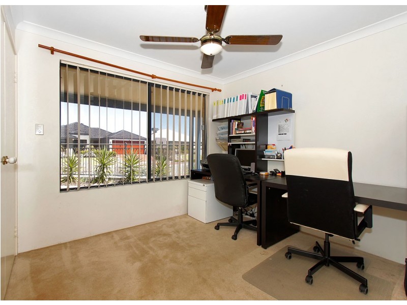 10 Birchmore Gardens, Ellenbrook WA 6069