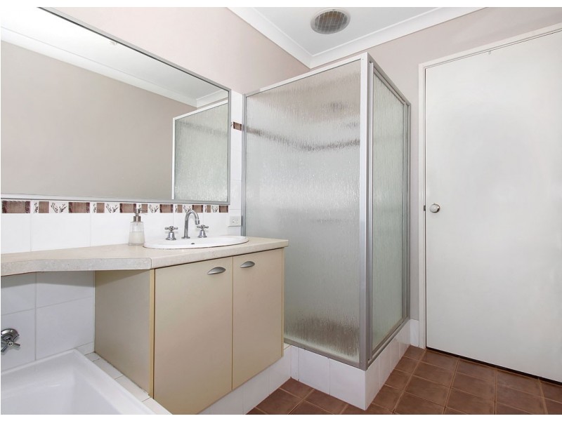 10 Birchmore Gardens, Ellenbrook WA 6069