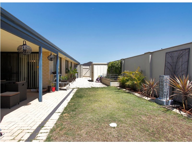 10 Birchmore Gardens, Ellenbrook WA 6069
