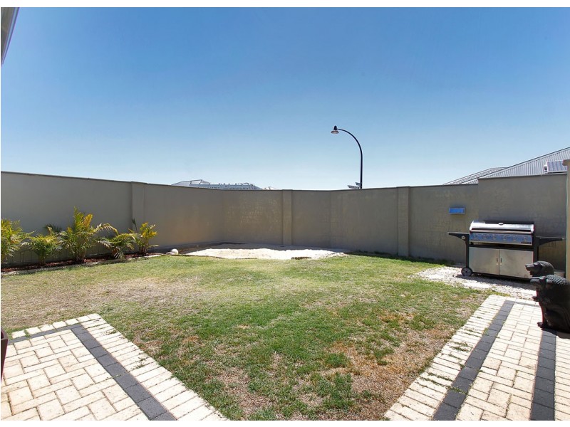 10 Birchmore Gardens, Ellenbrook WA 6069