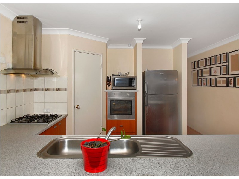 10 Birchmore Gardens, Ellenbrook WA 6069