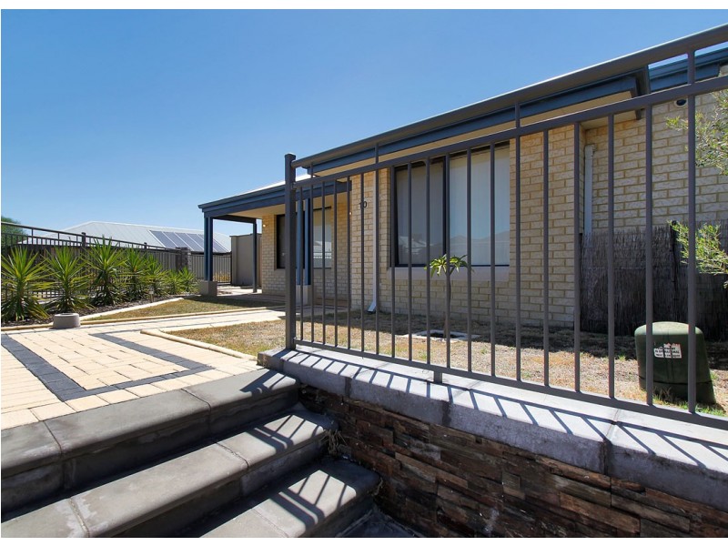 10 Birchmore Gardens, Ellenbrook WA 6069