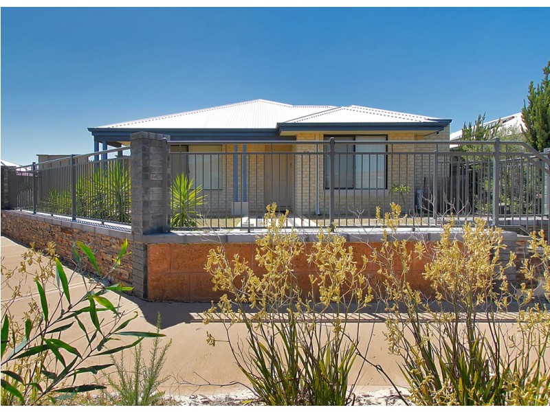 10 Birchmore Gardens, Ellenbrook WA 6069