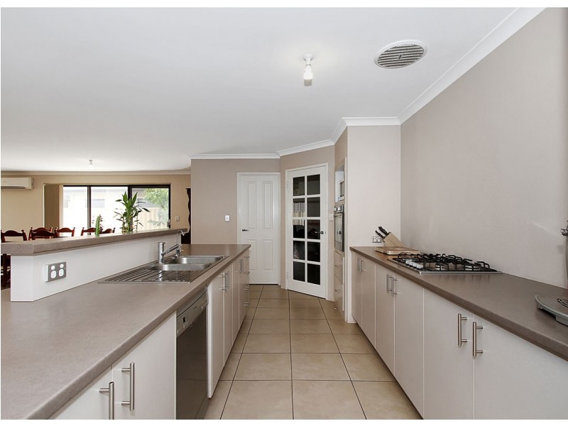 10 Abbotsdale Way, Southern River WA 6110