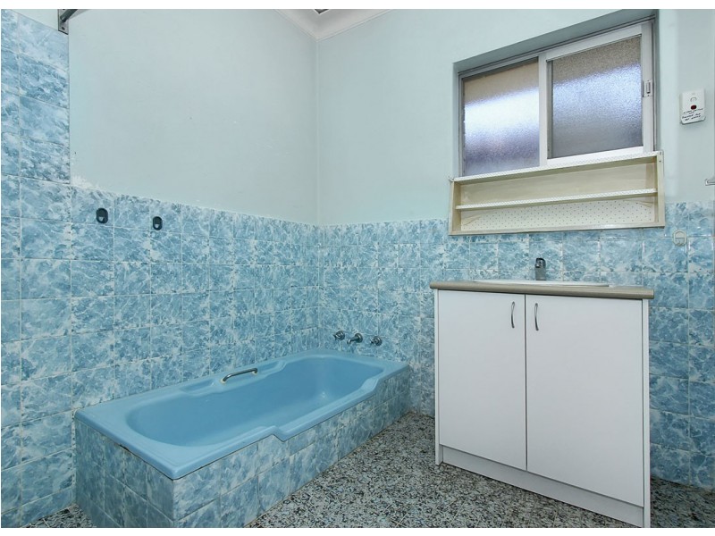 1 Meredith Way, Dianella WA 6059