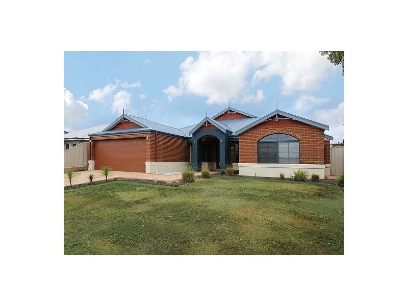 77 Waterfoot Loop, Canning Vale WA 6155