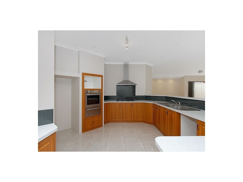 77 Waterfoot Loop, Canning Vale WA 6155
