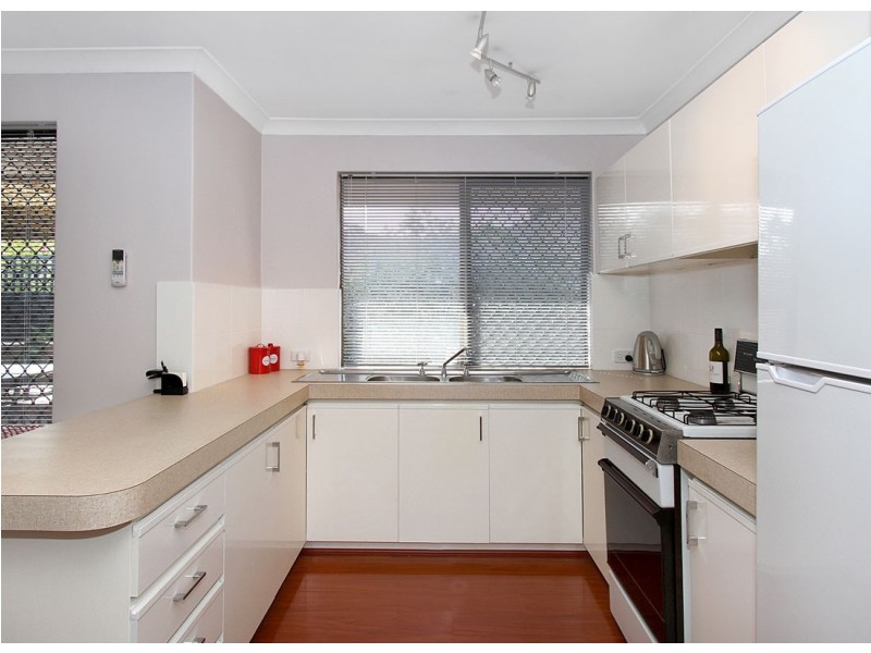 2/105 Pola Street, Dianella WA 6059