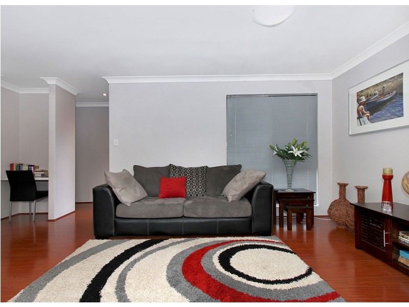 2/105 Pola Street, Dianella WA 6059