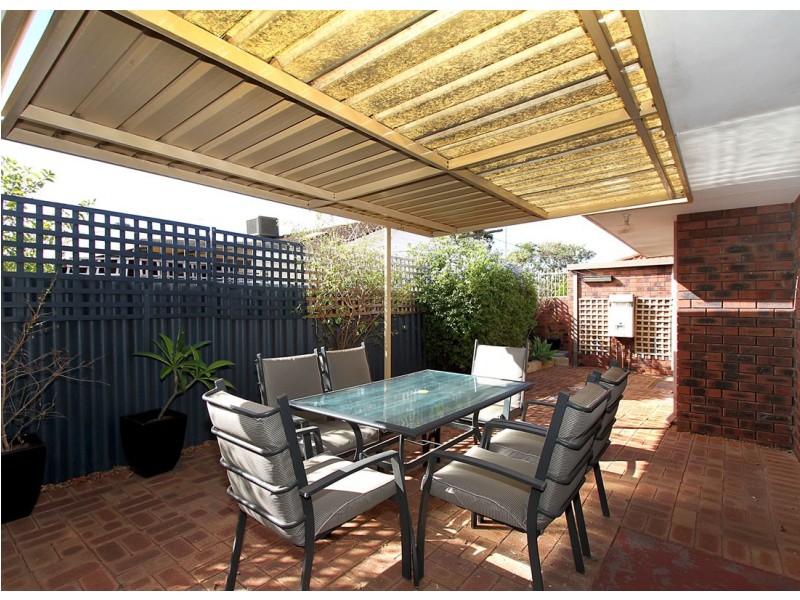 2/105 Pola Street, Dianella WA 6059