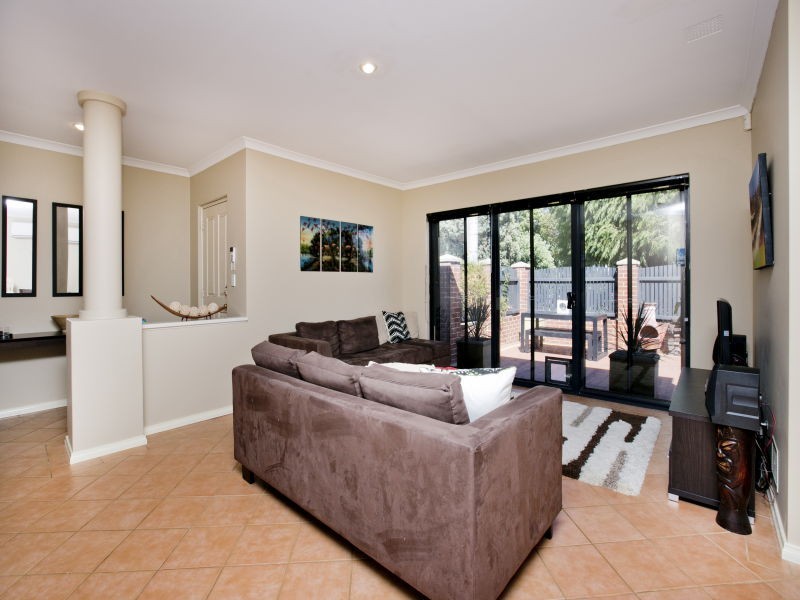 1/102 Banksia Street, Tuart Hill WA 6060