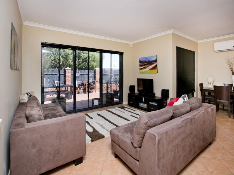 1/102 Banksia Street, Tuart Hill WA 6060