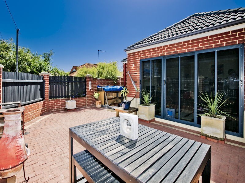 1/102 Banksia Street, Tuart Hill WA 6060