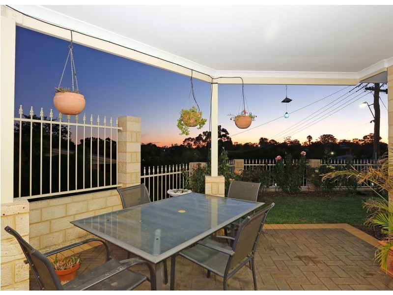 1/8 Palmer Place, Embleton WA 6062