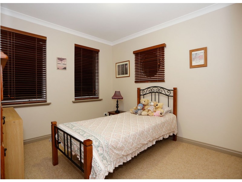 1/8 Palmer Place, Embleton WA 6062