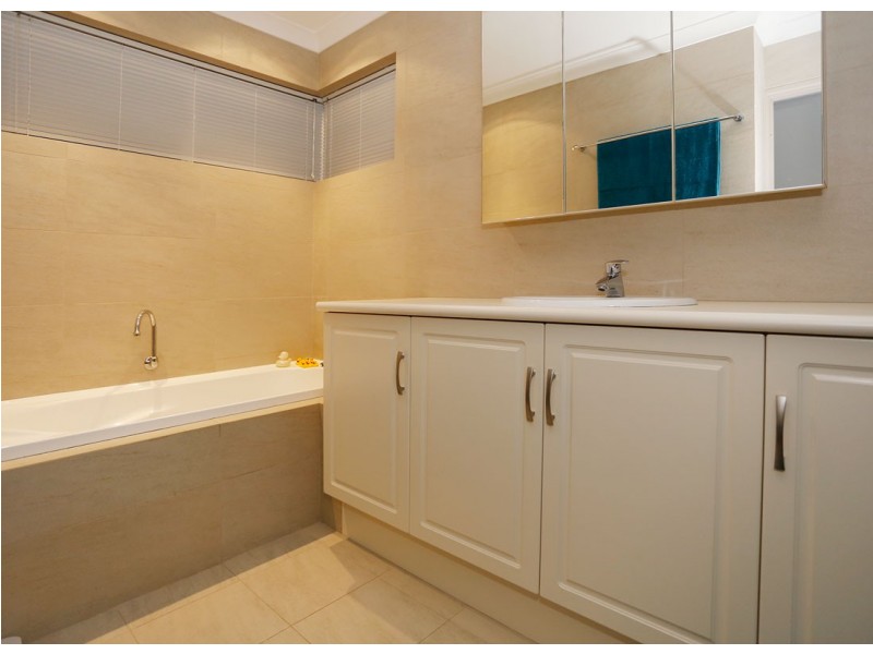 1/8 Palmer Place, Embleton WA 6062