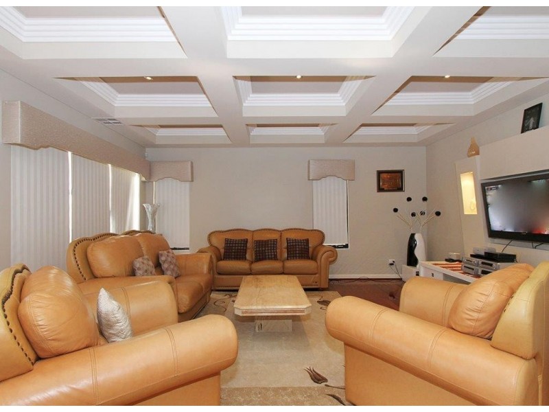 6 Aitape Vista, Dianella WA 6059